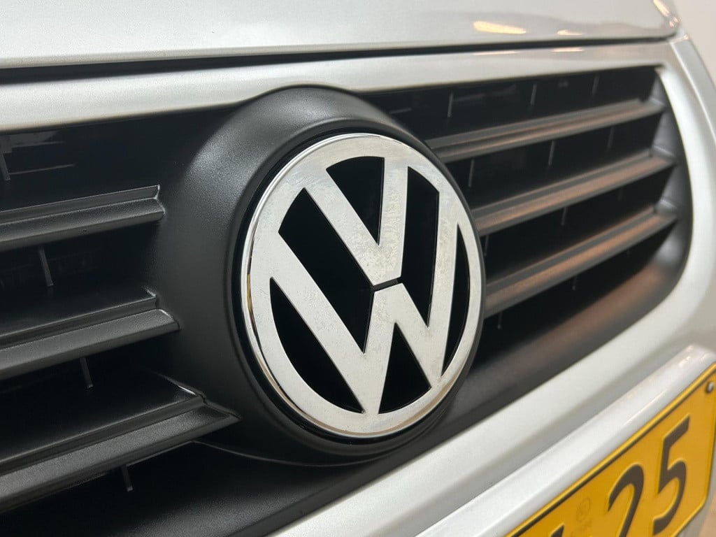 Volkswagen Polo occasion 1.4-16v sportline | grijs | automaat | airco | twe