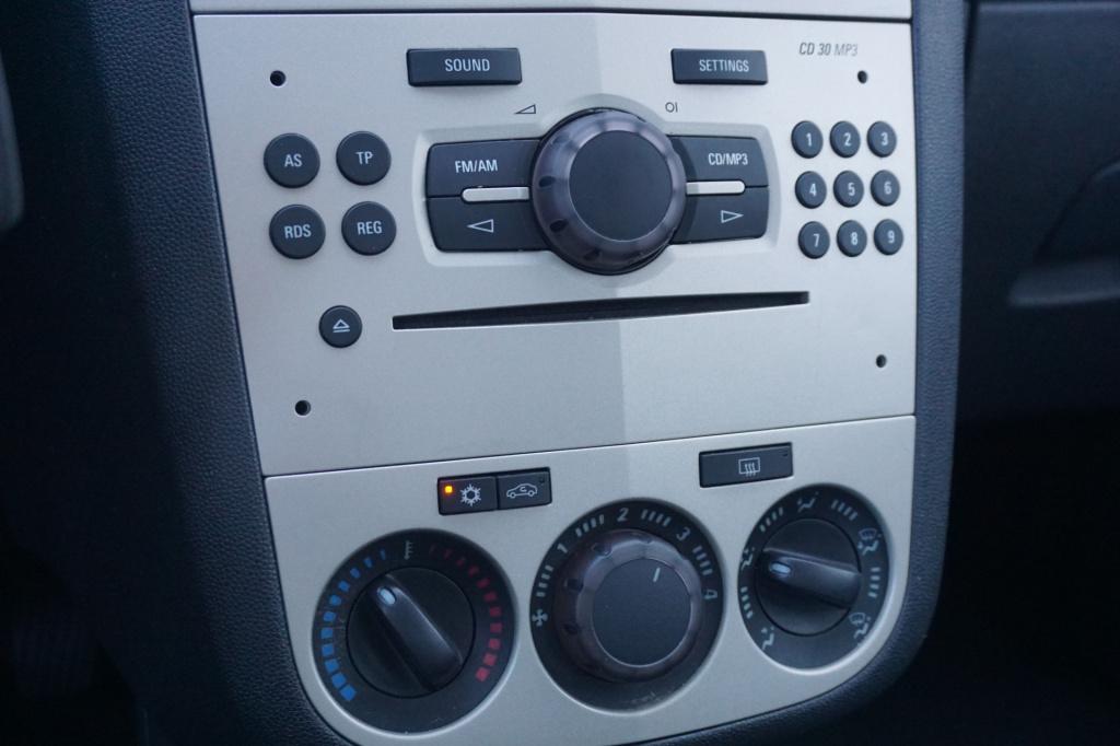 Opel Corsa 1.4-16v enjoy airco / cruise / elektr. ramen / lm velgen /  nap