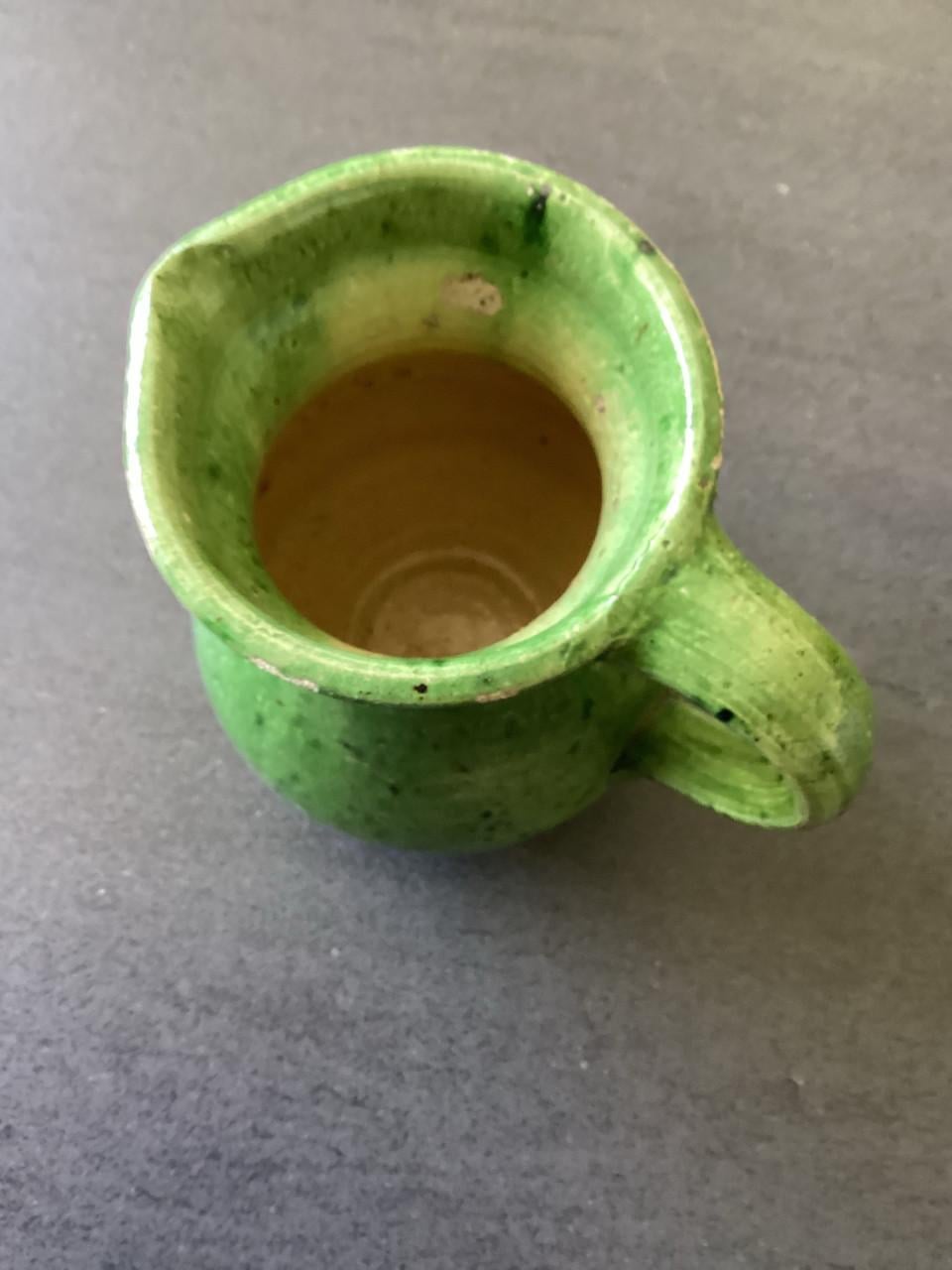 Vintage (antieke) aardewerk kan