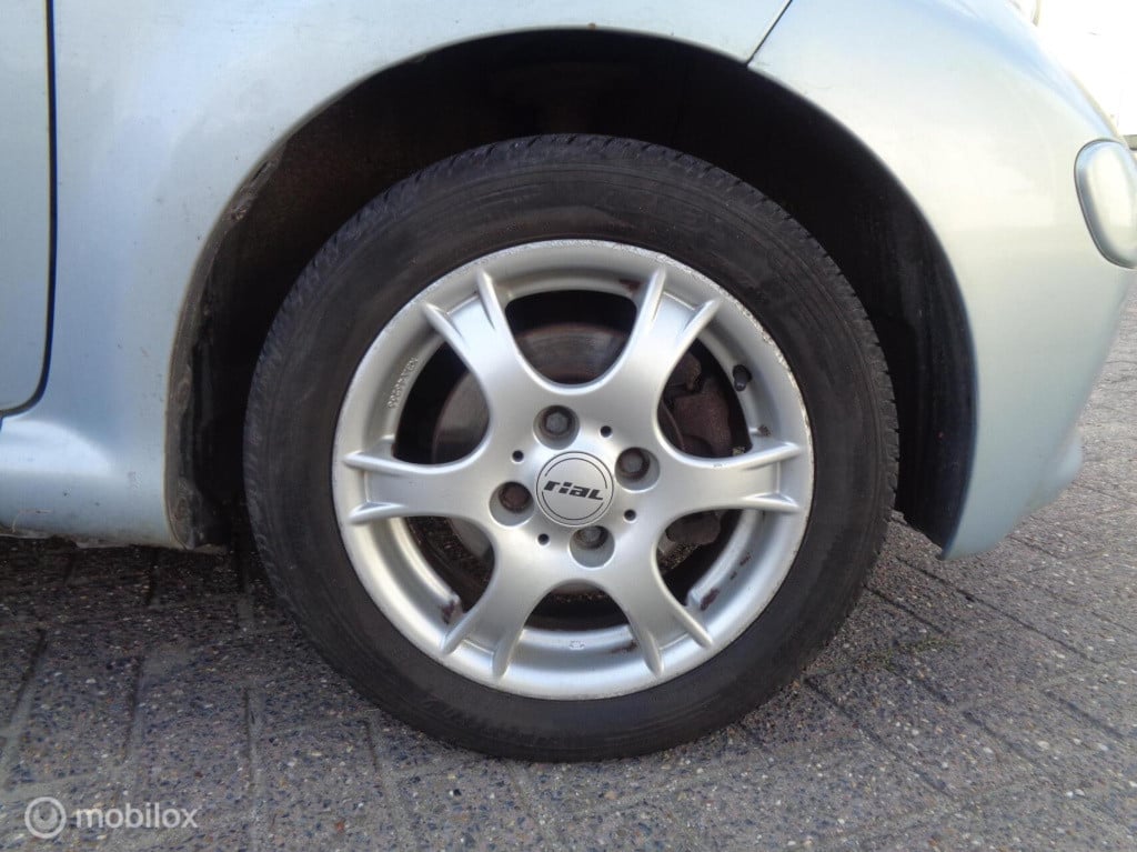 Toyota Aygo 1.0-12v + stuurbekr.lm velgen nieuwe apk mee neemprijs