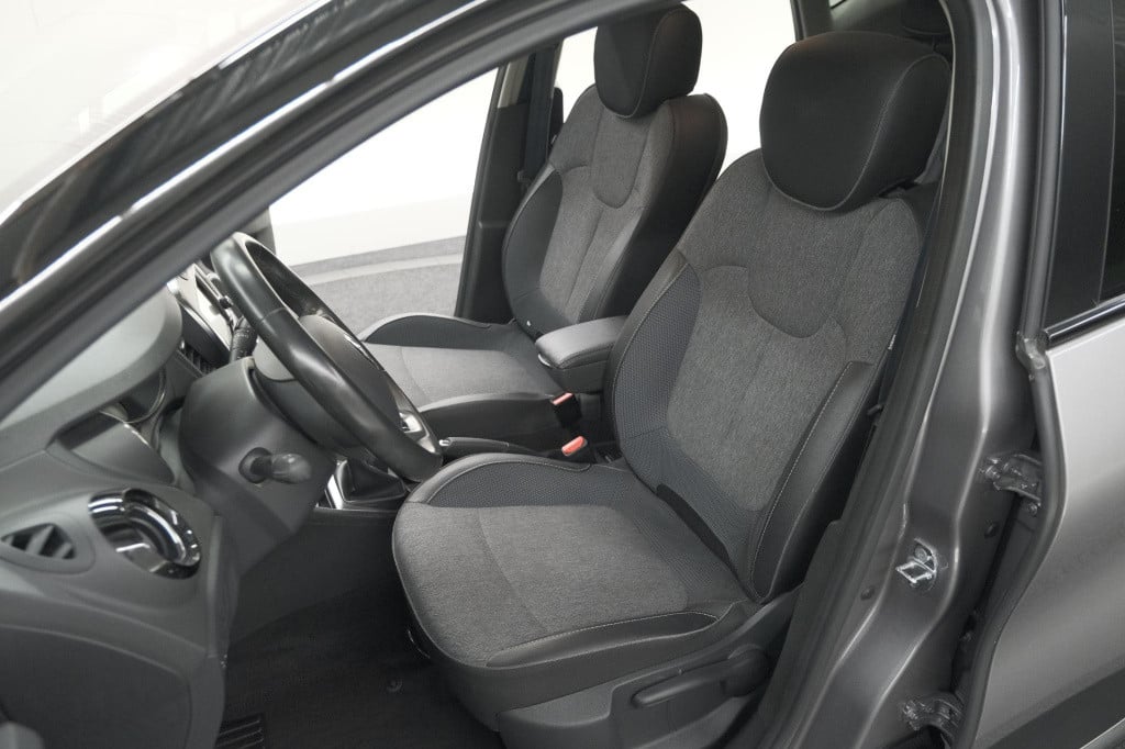 Renault Captur tce 90 intens | camera | navigatie | parkeersensoren | clima