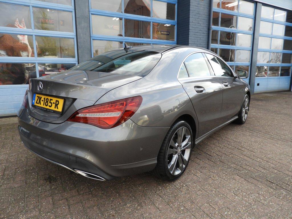 Mercedes-Benz Cla 180 blue efficiency prestige