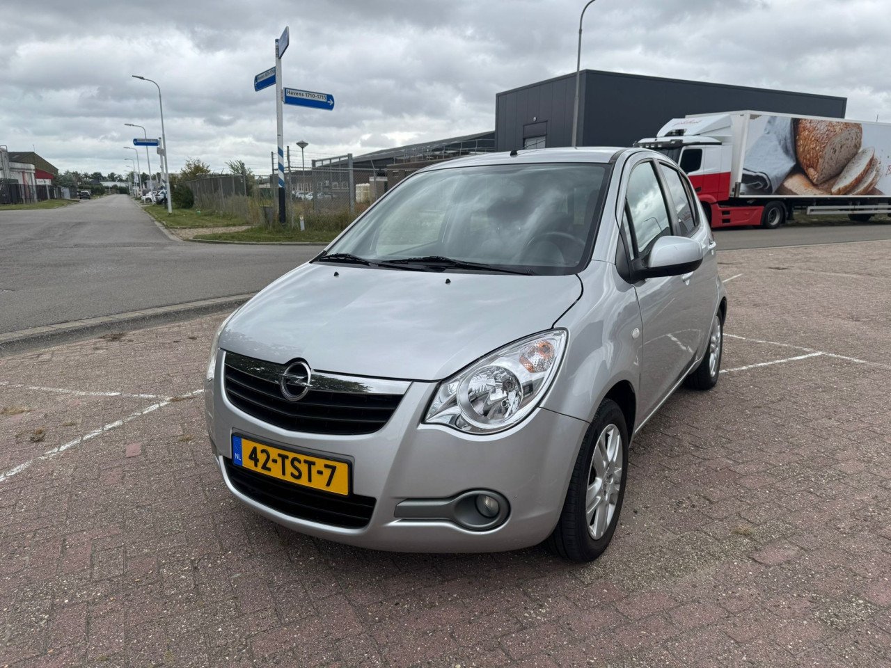 Opel agila bj 2012 3750 euro