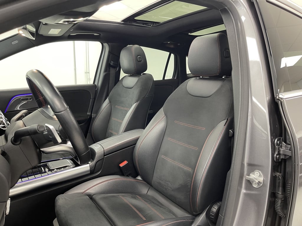Mercedes-Benz Gla-klasse 250e amg line | trekhaak | panoramadak | 360 camer