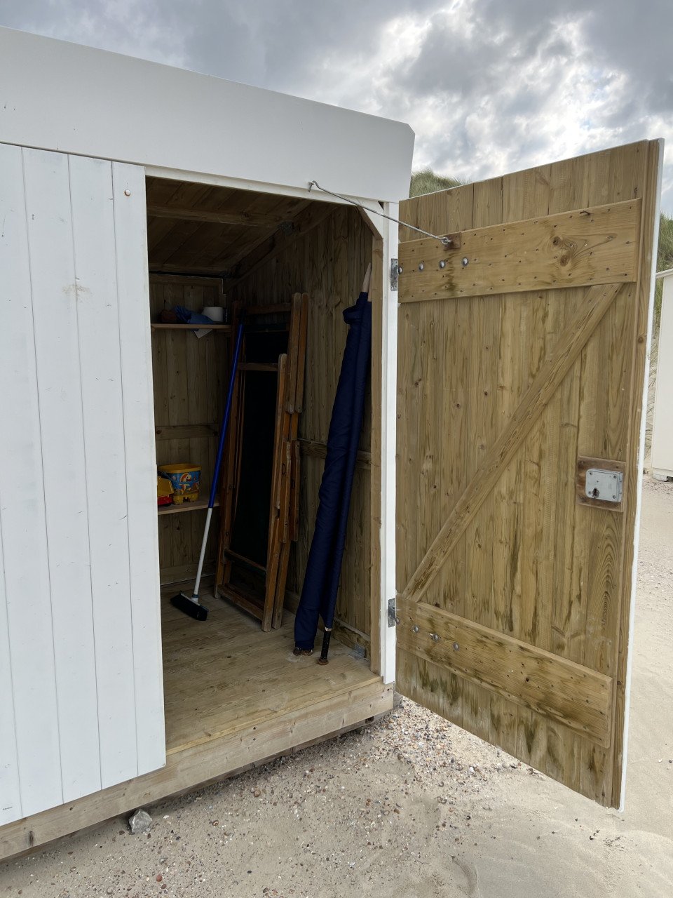 Strandhuisje met standplaats