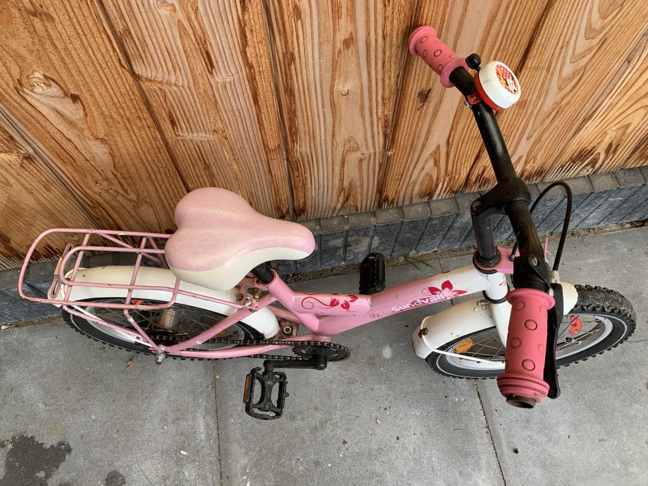 Leuke roze kinderfiets van het merk SunValley 16 inch