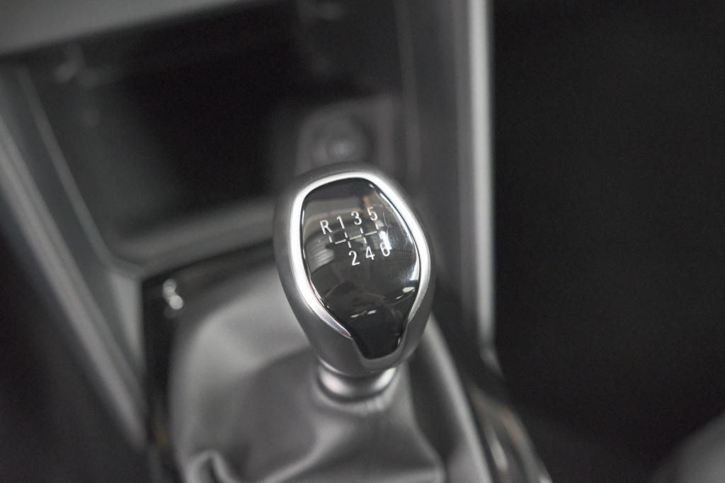 Citroen C4 puretech 130 feel | trekhaak | camera | allseason banden | clima