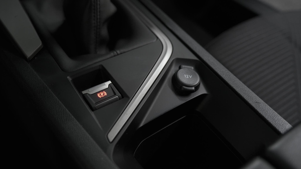 Peugeot 308 sw puretech 110 active pack business | apple carplay | parkeers
