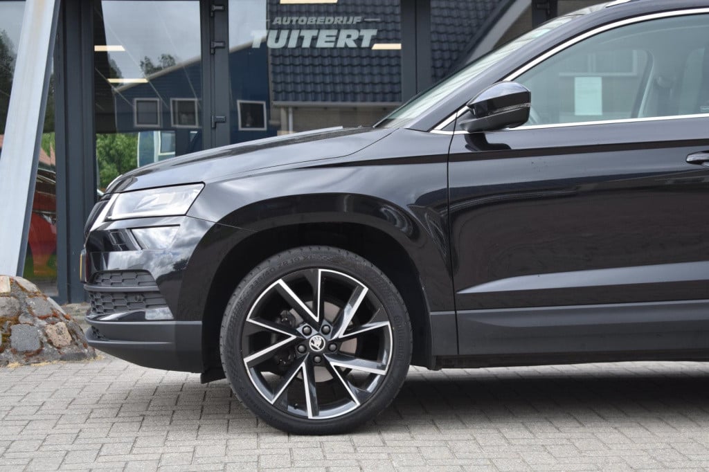 Skoda Karoq 1.5 tsi act | leder | trekhaak | camera | apple carplay | andro