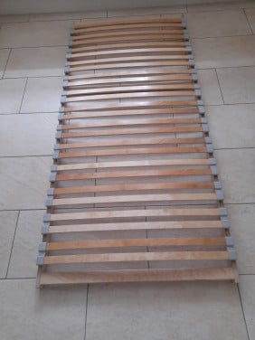 Lattenbodem 90 x 200 ( in goede staat )