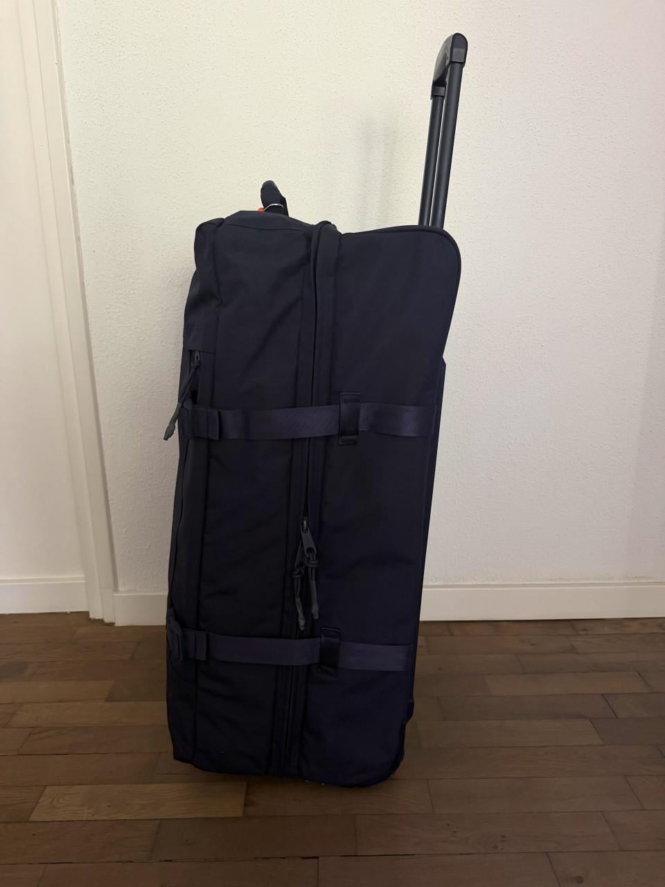 Eastpak TRANVERZ koffer maat L donkerblauw
