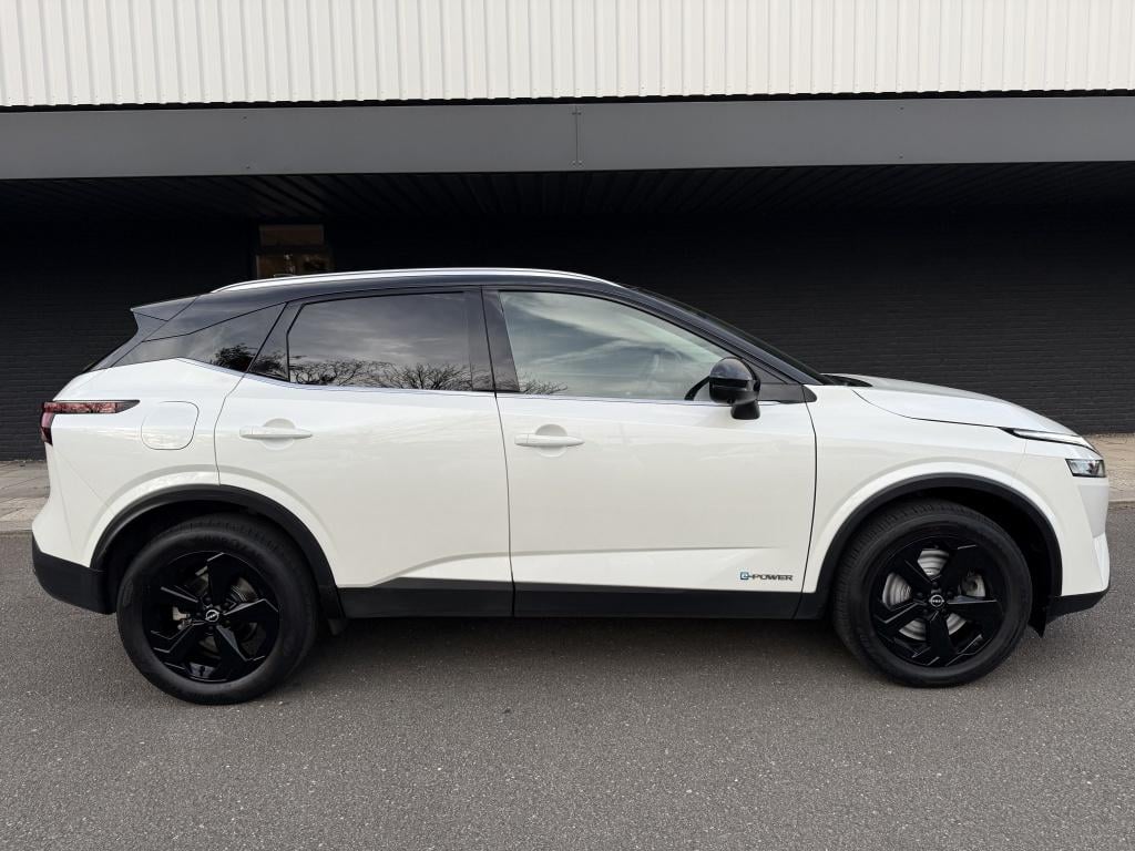 Nissan Qashqai 1.5 epower n-connecta // black editie //