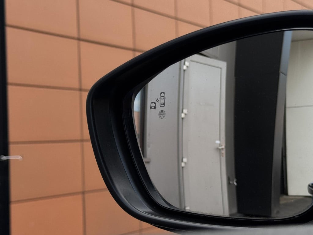 Citroen C3 1.2 puretech s&s shine panoramadak | navigatie full-map | camera