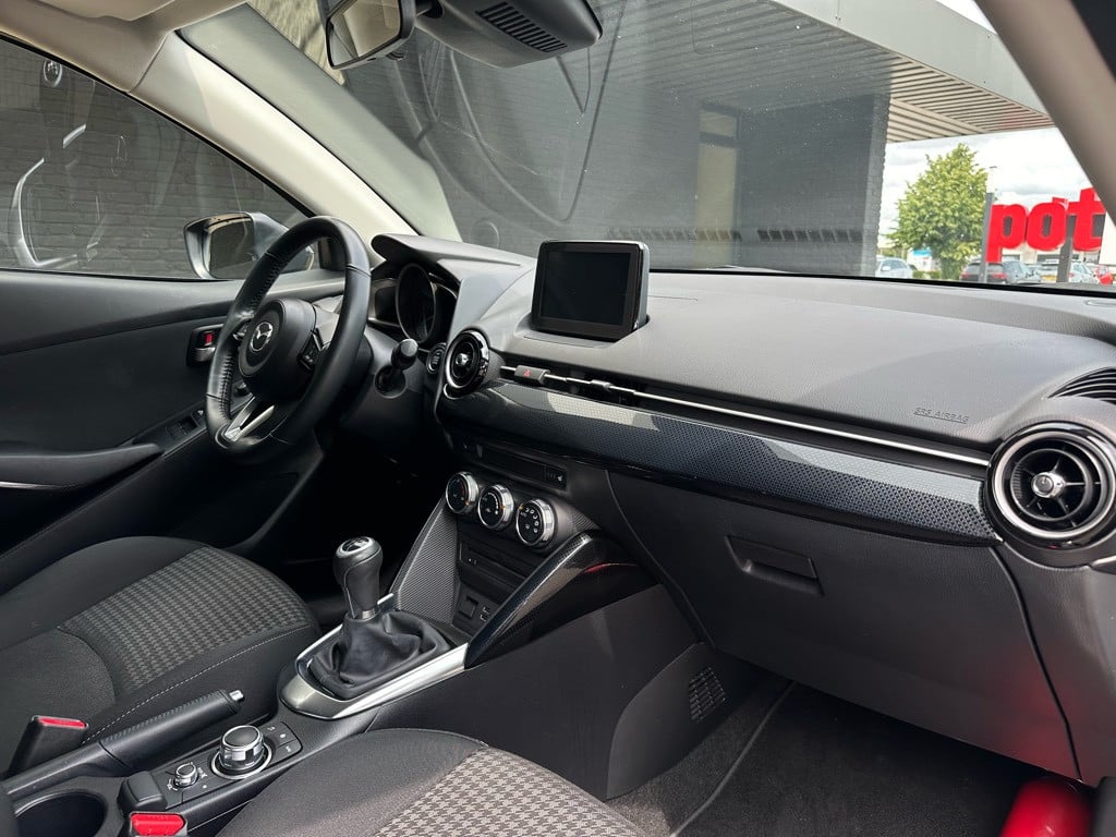 Mazda 2 1.5 skyactive - gt // cruise, navi, stoelverwarming //