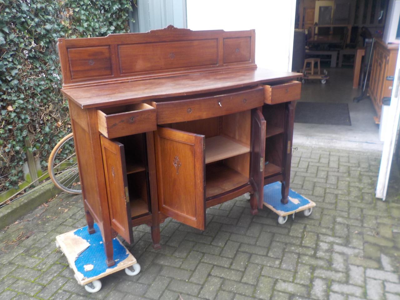 Massief eiken antiek dressoir in zeer goede staat koopje 95 euro