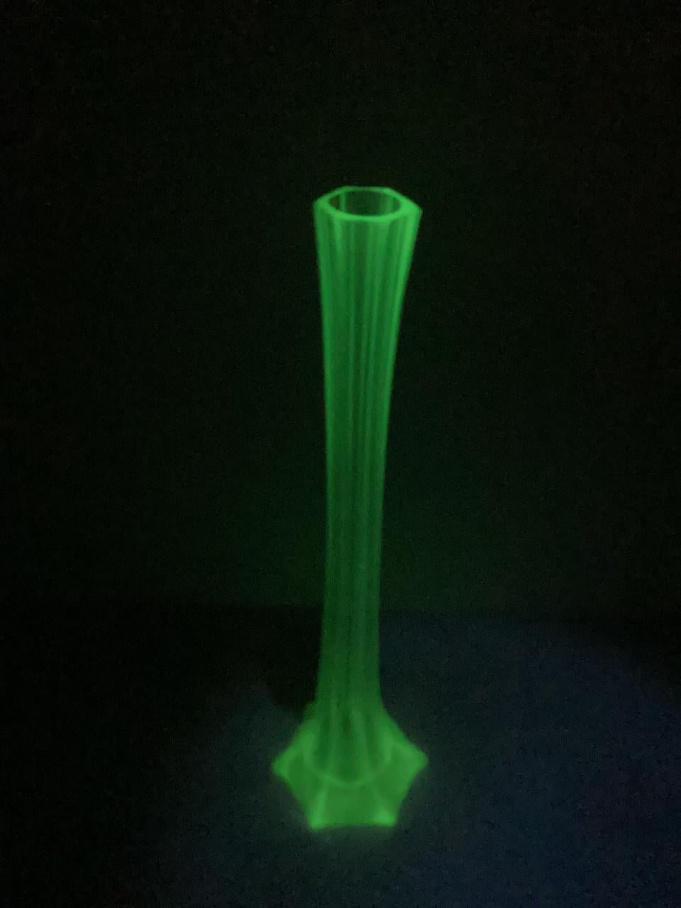 Soliflora vaas van uranium glas