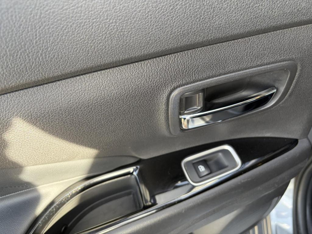 Mitsubishi Outlander 2.0 phev instyle+