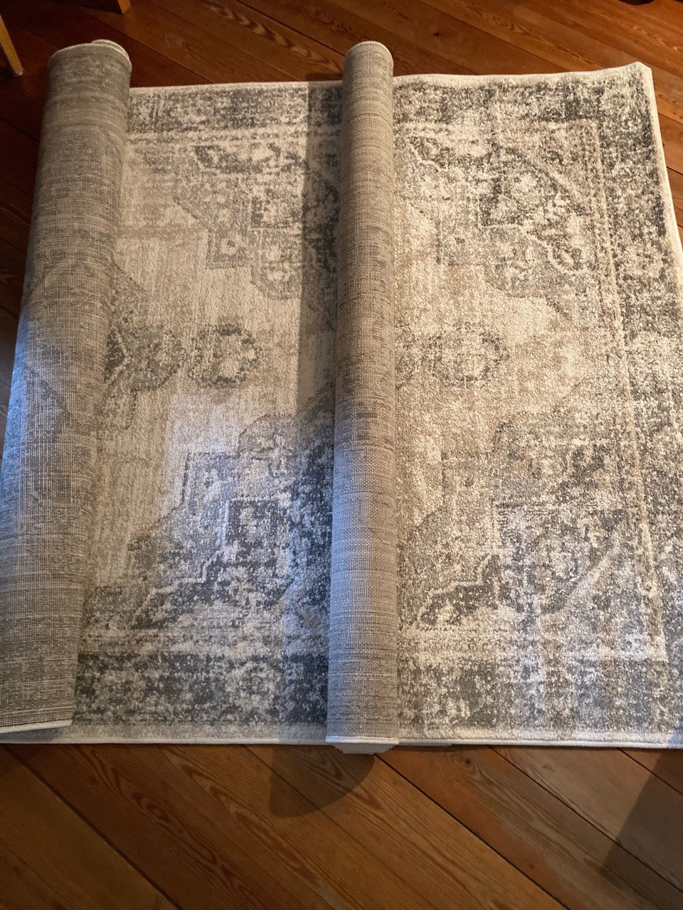 2 Vloerkleden Grijs Medaillon 160 x 230 cm.