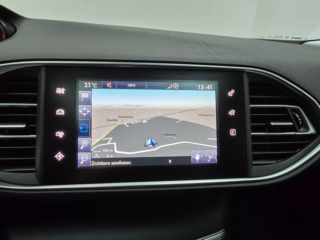 Peugeot 308 sw occasion stationwagen met trekhaak en grote kofferbak | twee