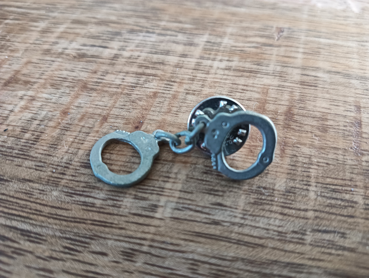 Pins handboeien (mini)