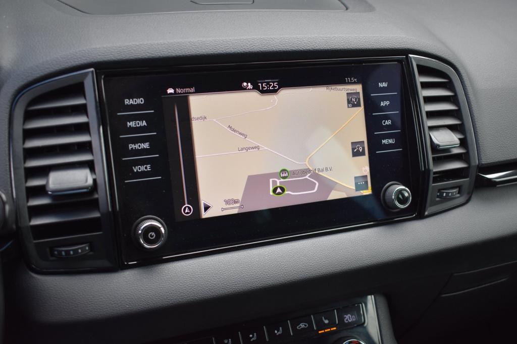 Skoda Karoq 1.5 tsi act sportline | camera | nap | stoelverwarming | apple 