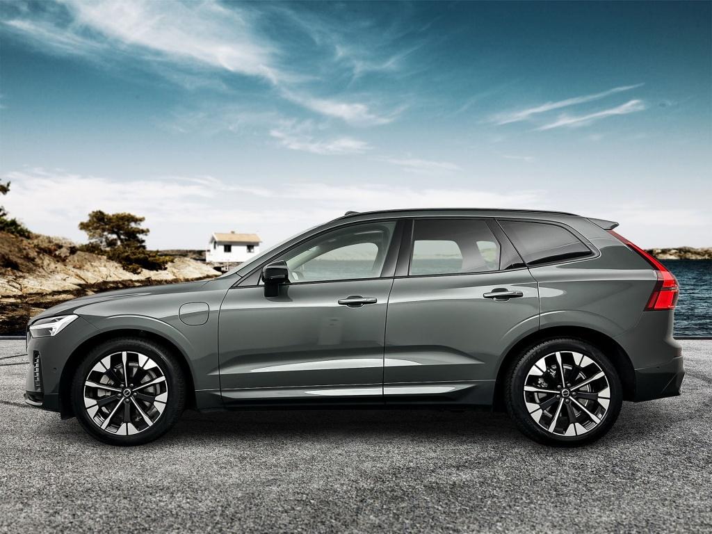 Volvo XC60 t6 398pk recharge ultra dark| luchtvering| 360camera| trekhaak