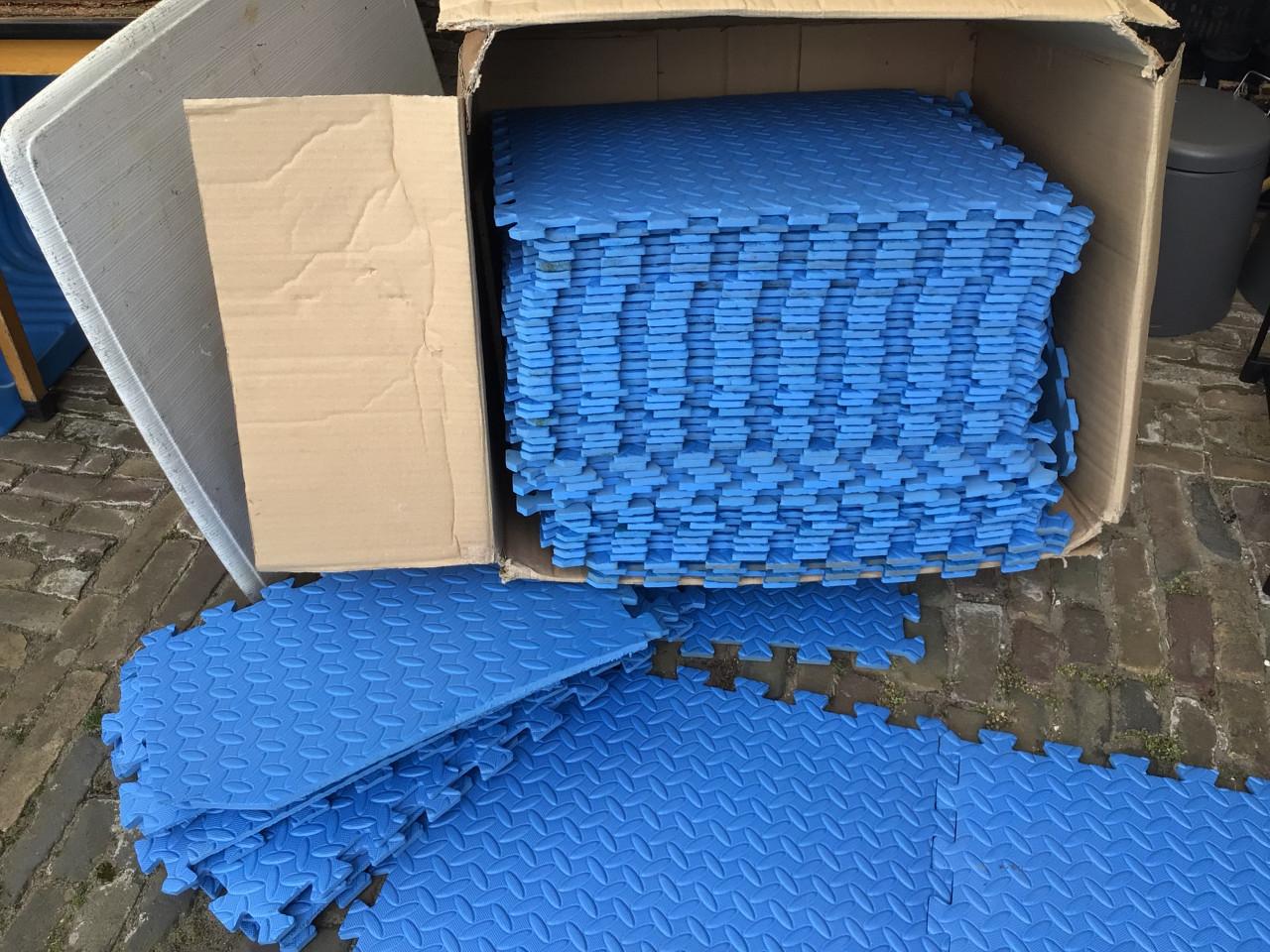 Foamtegels / zwembad ondertegels