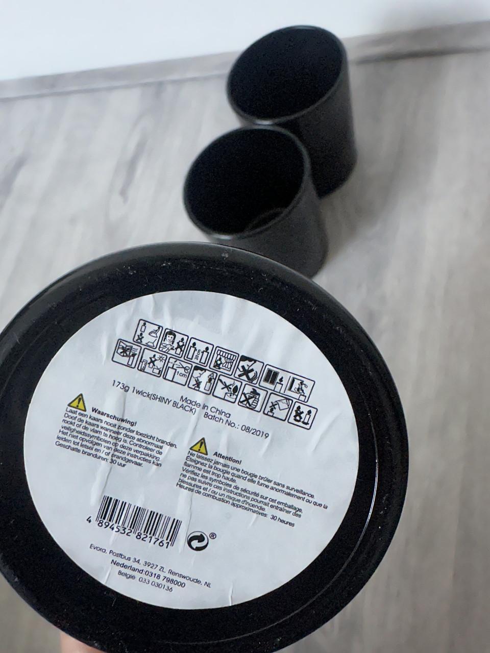 Zwarte kaarsenhouders