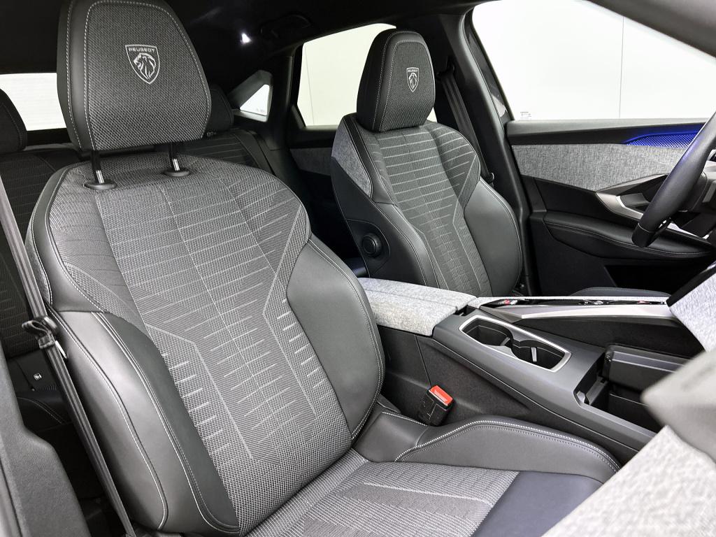 Peugeot 3008 1.2 hybrid 145 gt | rijklaar |