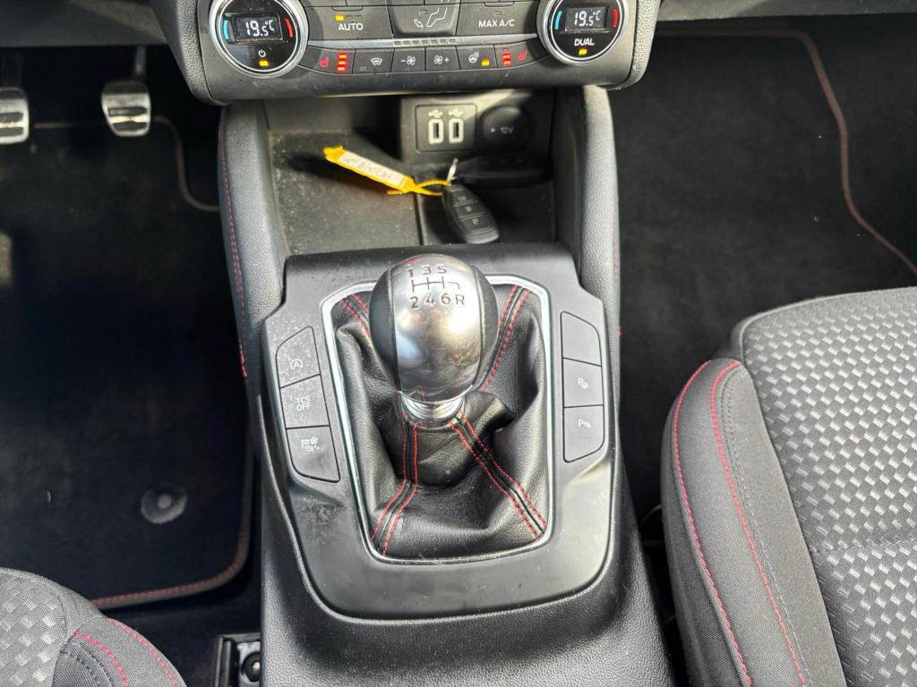 Ford Focus 1.0 ecoboost hybrid 125pk st-line, trekhaak, winterpakket