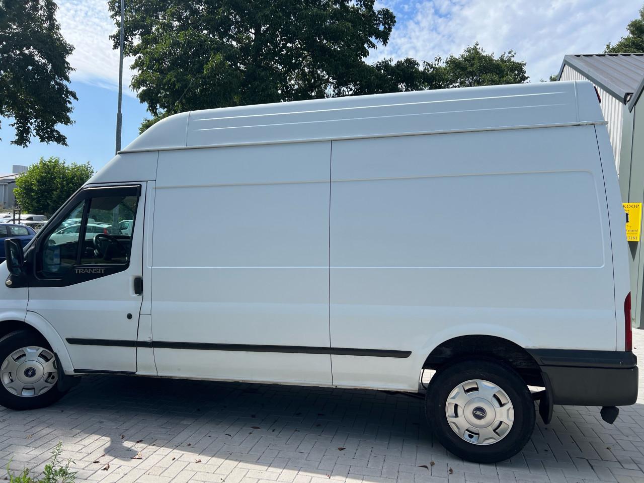 Ford Transit 350L 2.2TDCI Ambiente Airco/cruise