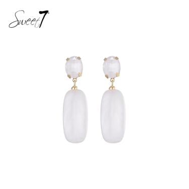 Oorbellen met witte hanger en glas steentje als oor knop