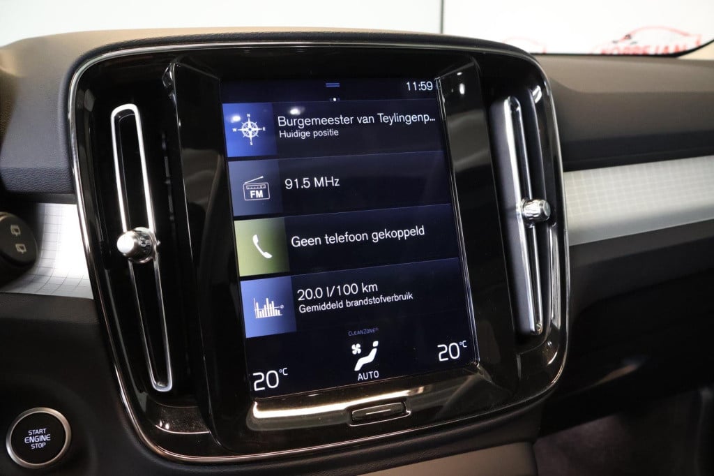 Volvo XC40 1.5 t3 momentum pro nl auto, panoramadak, el kofferklep, carplay