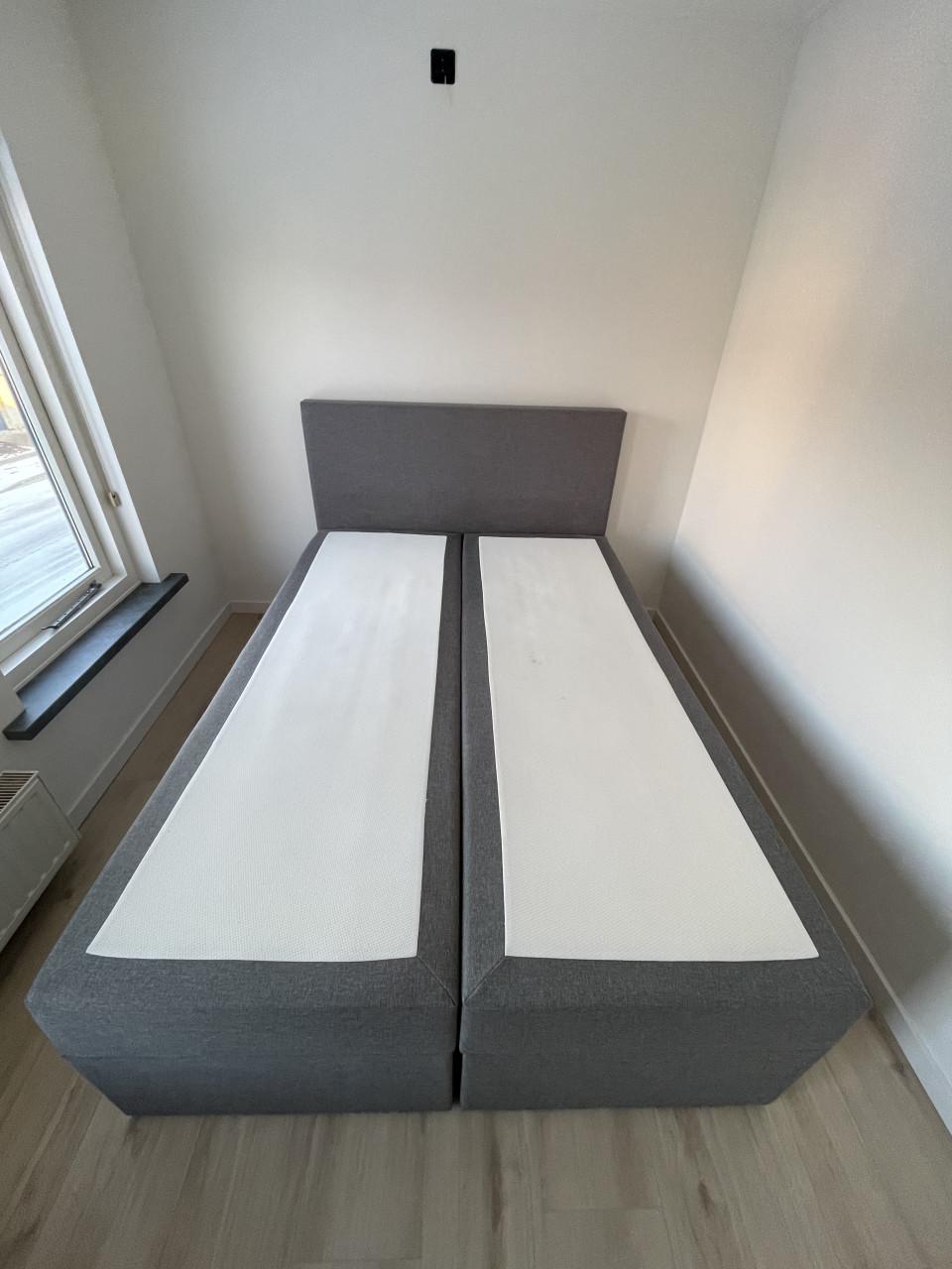 Te koop: boxspring met opbergruimte