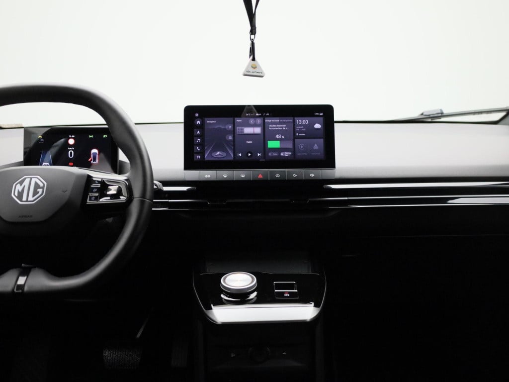 MG Mg4 64 kwh luxury | stoelverwarming | stuurverwarming | 360 camera | 435