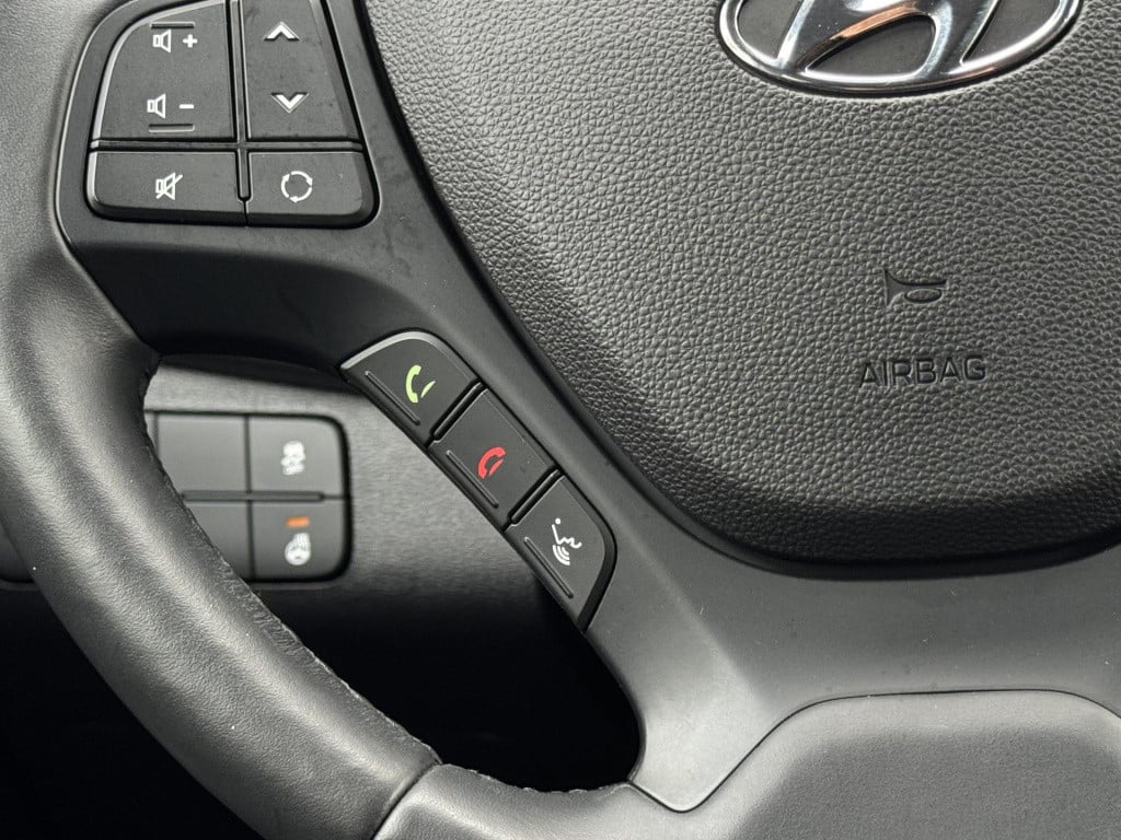Hyundai I 10 1.0i premium | navigatie | camera | stuur- + stoelverwarming |