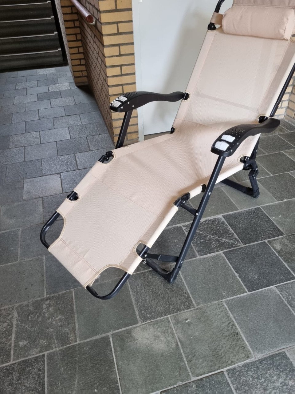 2 verstelbare tuinstoelen / relaxstoelen / ligbedden