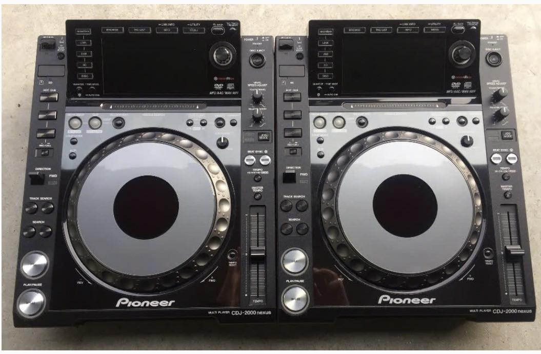 2 Pioneer CDJ 2000 Nexus 1 samen voor 1845 euro