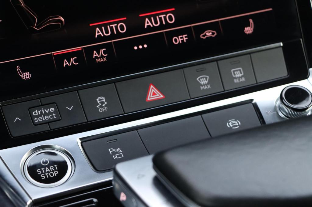 Audi E-tron 55 quattro s edition 95 kwh 408pk