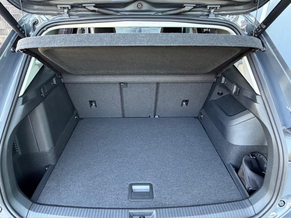 Volkswagen Tiguan 1.5 ehybrid elegance 204pk | trekhaak | all-season | dode