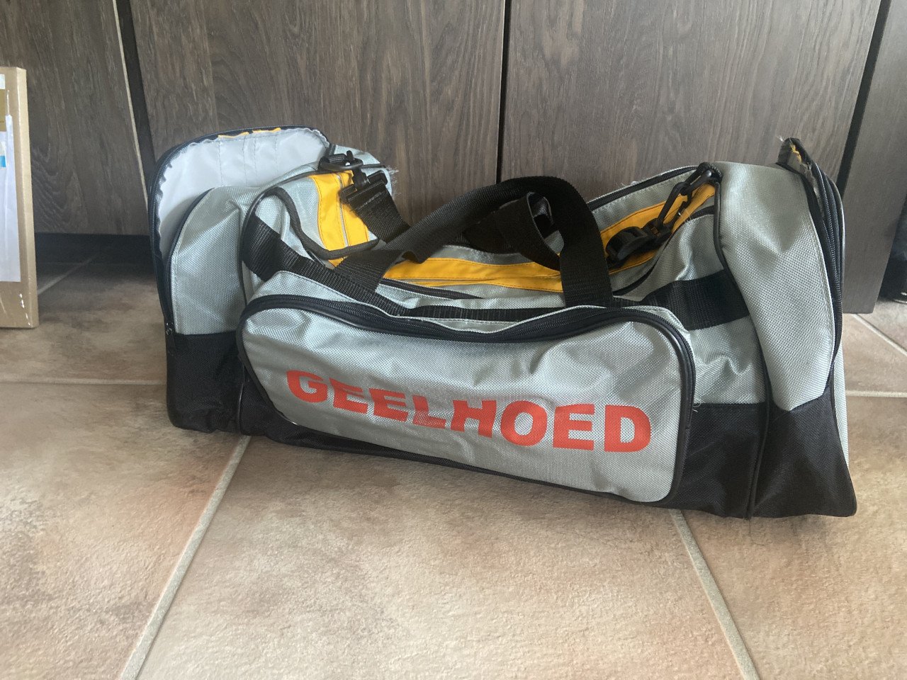 Sporttas geelhoed