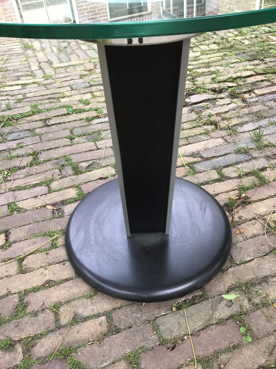 Glazen tafeltje
