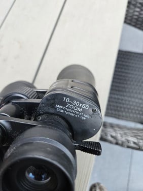 Heel grote krachtige rubberen hendel verrekijker 10-30 x 60 zoom....