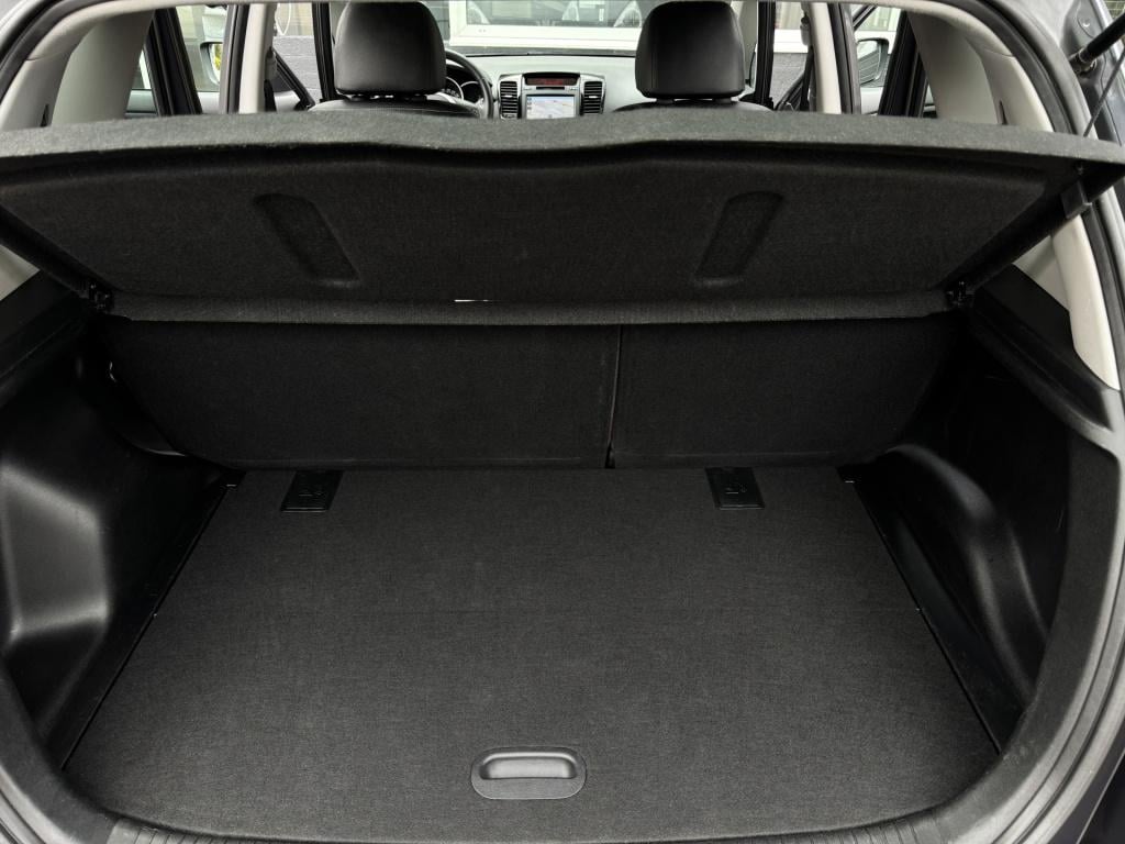 Kia Venga 1.4 cvvt dynamicplusline | navi | achteruitrijcamera | parkeersen