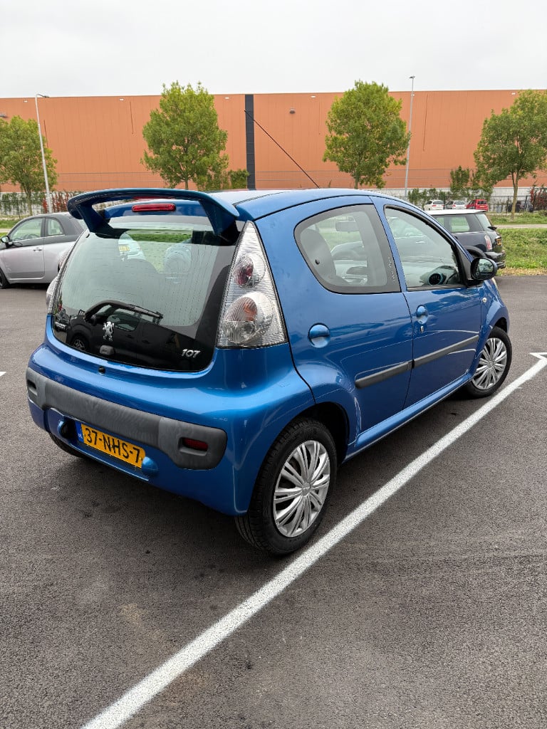 Peugeot 107 1.0 - urban move - airco - 5drs