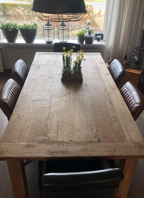 Teakhouten tafel