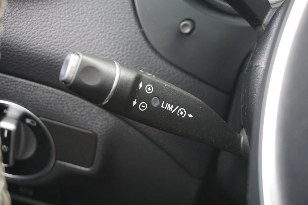 Mercedes-Benz Gla-klasse 180 ambition airco / navi / cruise / pano / parkee