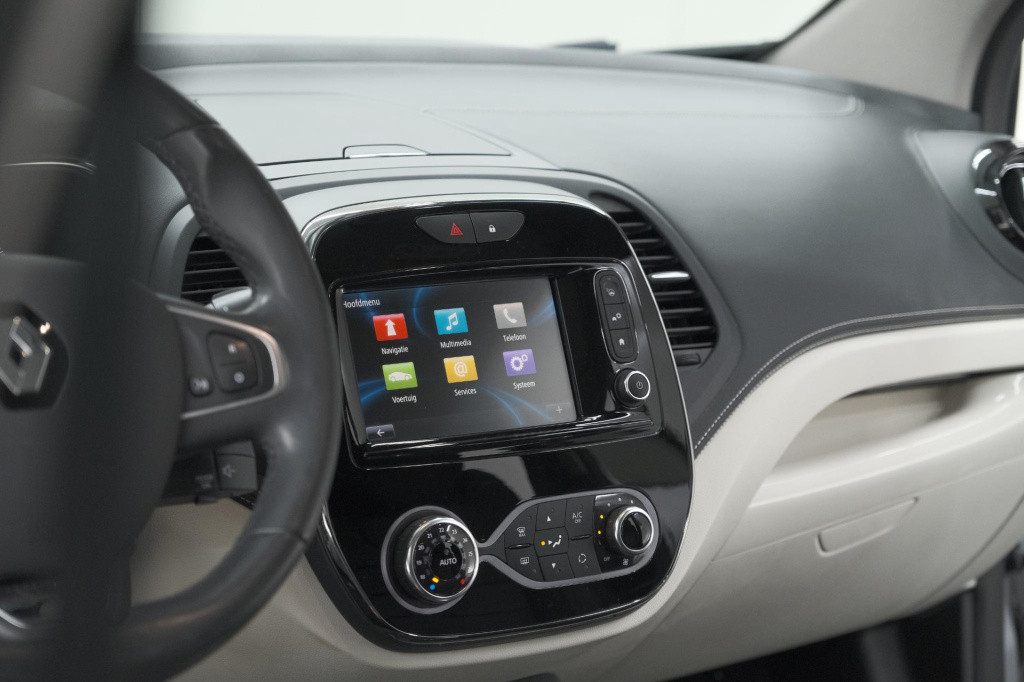 Renault Captur tce 150 edc initiale paris | trekhaak | camera | panoramadak