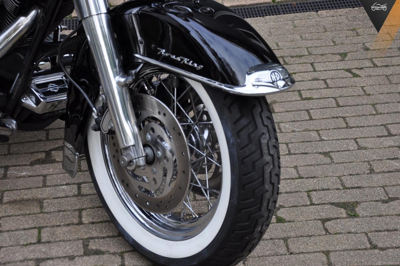 Harley Davidson Road King Classic FLHRC Hele nette en complete motor!
