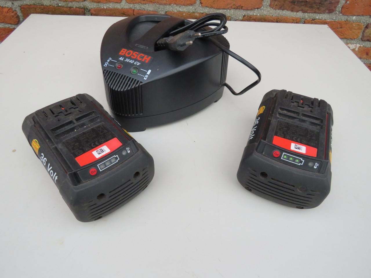 Bosch acculader plus 2 accu's 36 volt